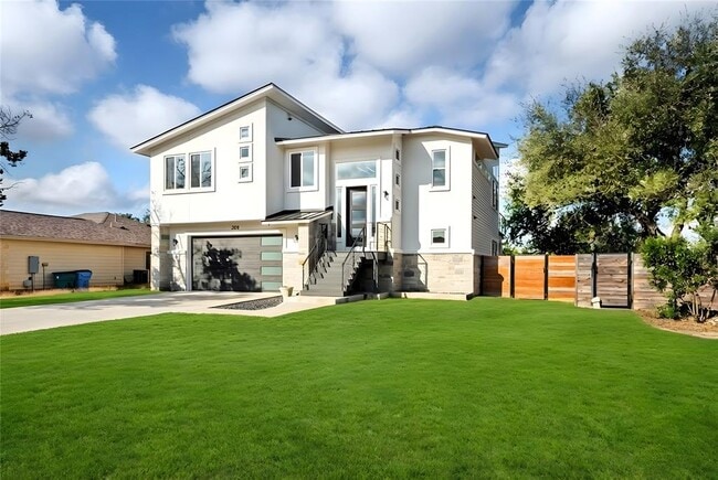 Building Photo - 300 Summit Ridge Dr N