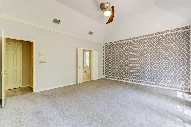 Building Photo - 16606 Shadow Path Dr