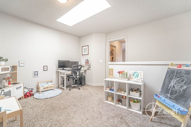 Building Photo - 5921 NE 48th St