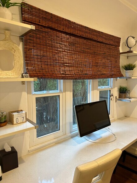 Building Photo - 1416 S Crest Dr