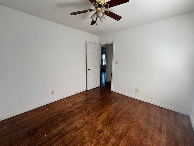 Building Photo - 730 N 14th St