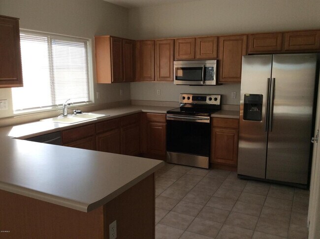 Building Photo - 44812 Paraiso Ln