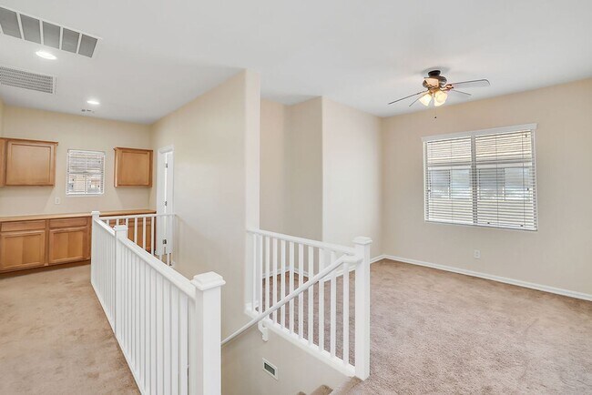 Building Photo - Great Queen Creek Location!