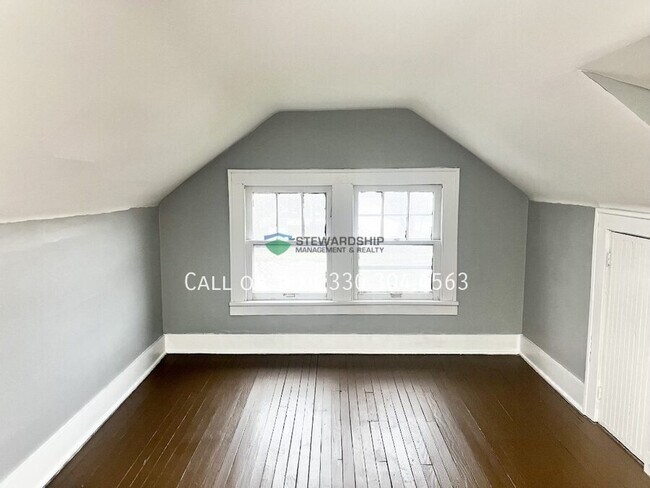 Building Photo - 1012 Brown St