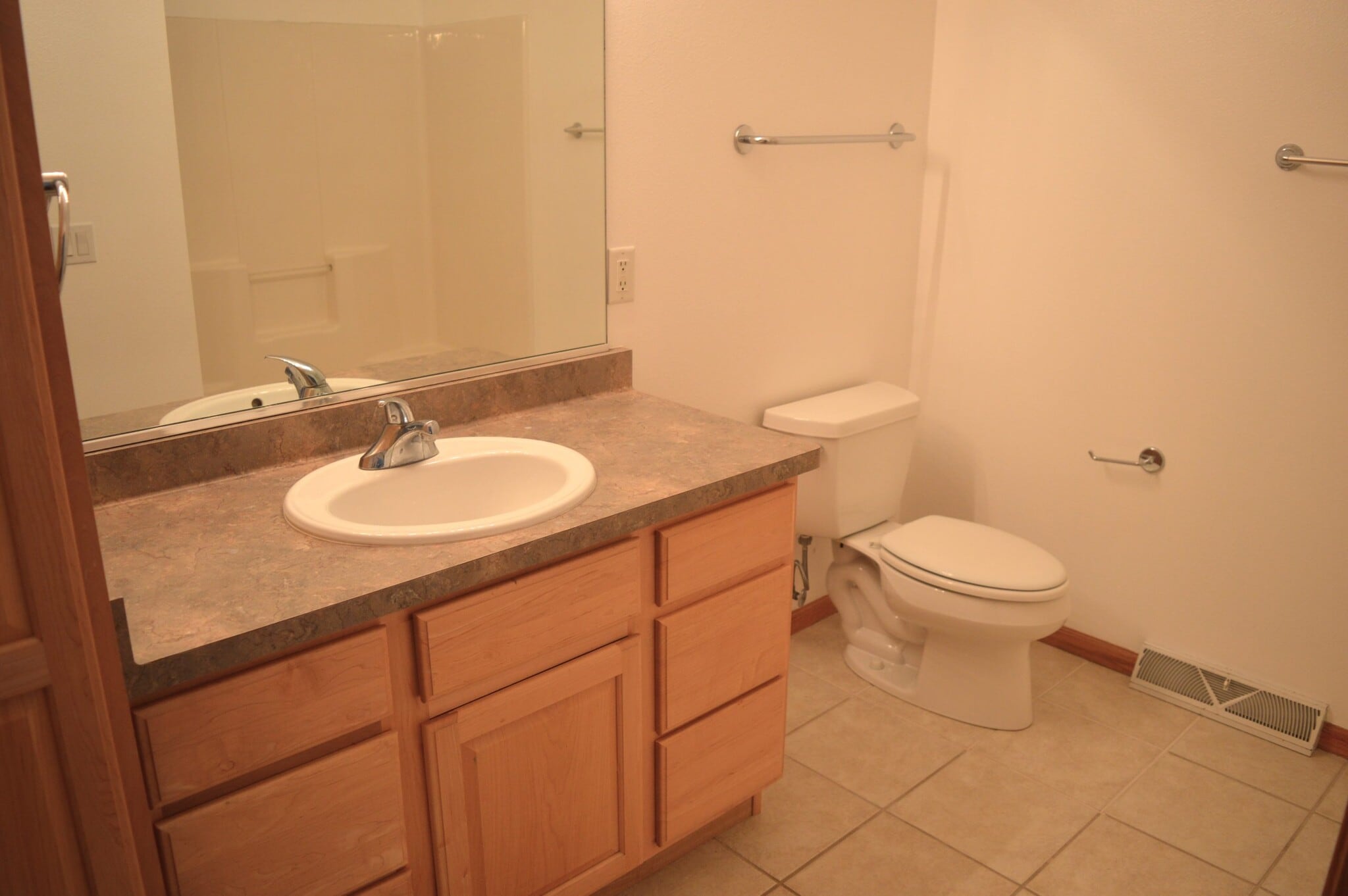 Building Photo - 1701 Carns Dr