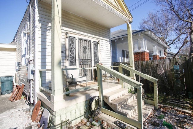 Building Photo - 8327 Jeannette St
