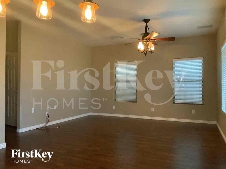 Building Photo - 17424 N 19th Terrace