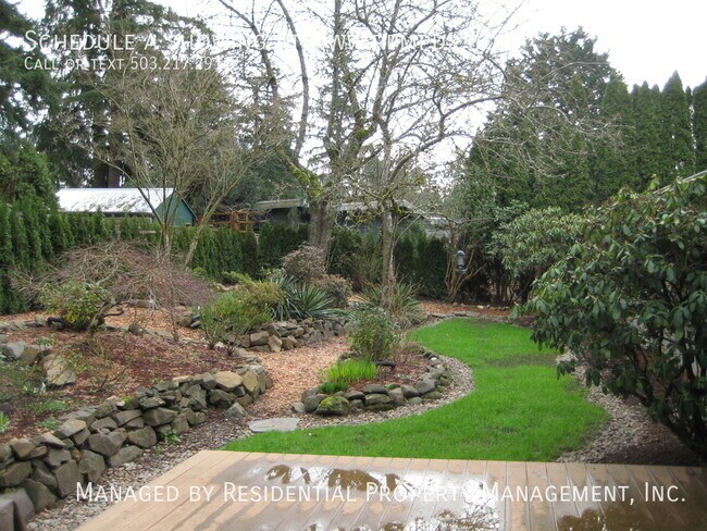 Building Photo - 7730 SW 87th Ave