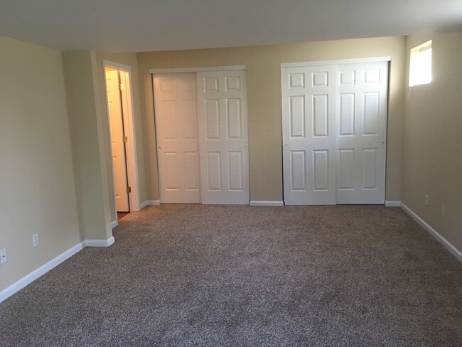 Building Photo - 944 Hampshire Heath Dr