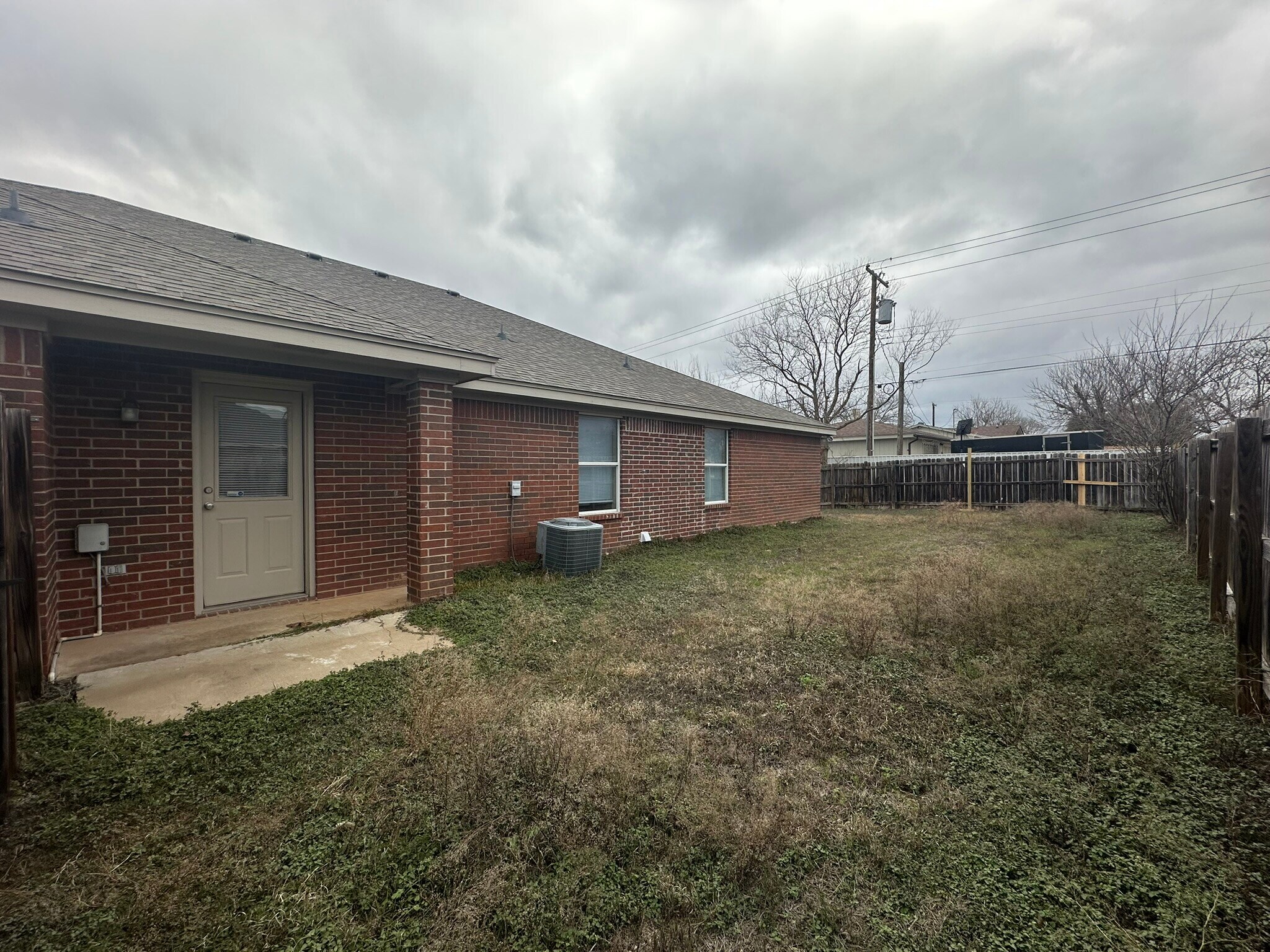 Building Photo - 1412 Van Zanten Ct