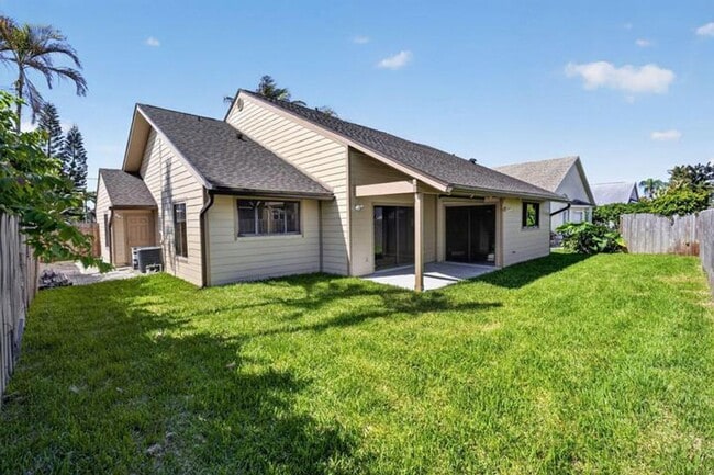 Building Photo - 6119 Mullin St