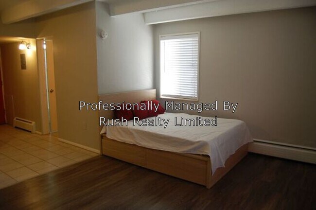 Building Photo - 1912 S University Blvd