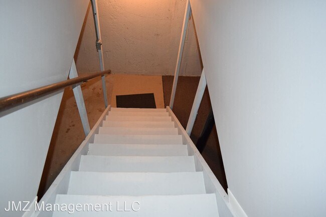 Building Photo - 3 br, 1.5 bath House - 24317 Bashian Dr Un...