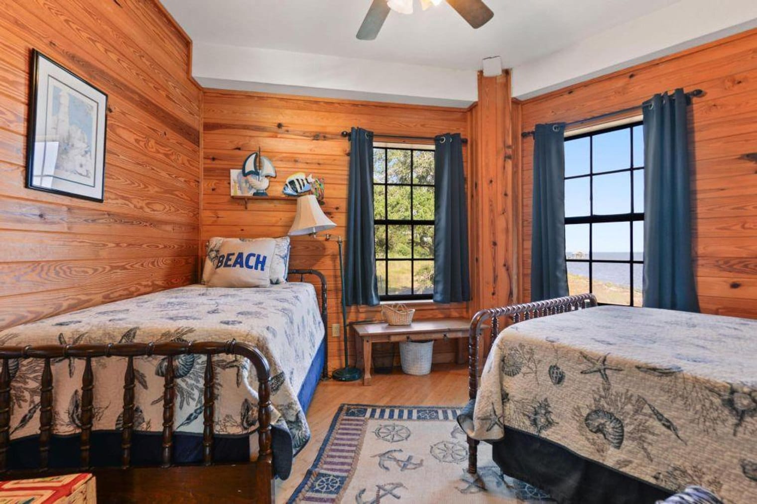 Building Photo - 6001 Belle Fontaine Dr