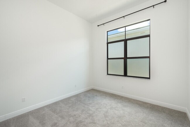 Building Photo - 13378 Artisan Cir