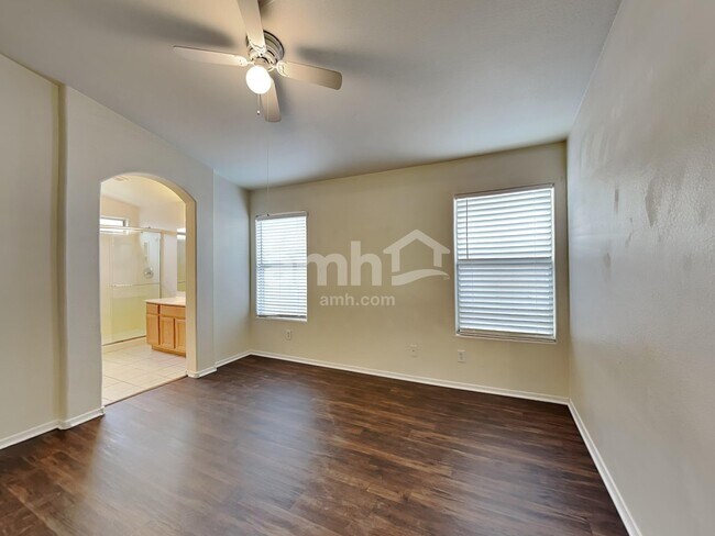 Building Photo - 12837 W Edgemont Ave