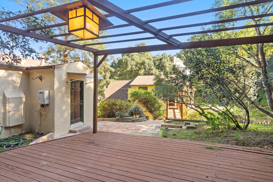 Building Photo - 3705 Fredonia Dr