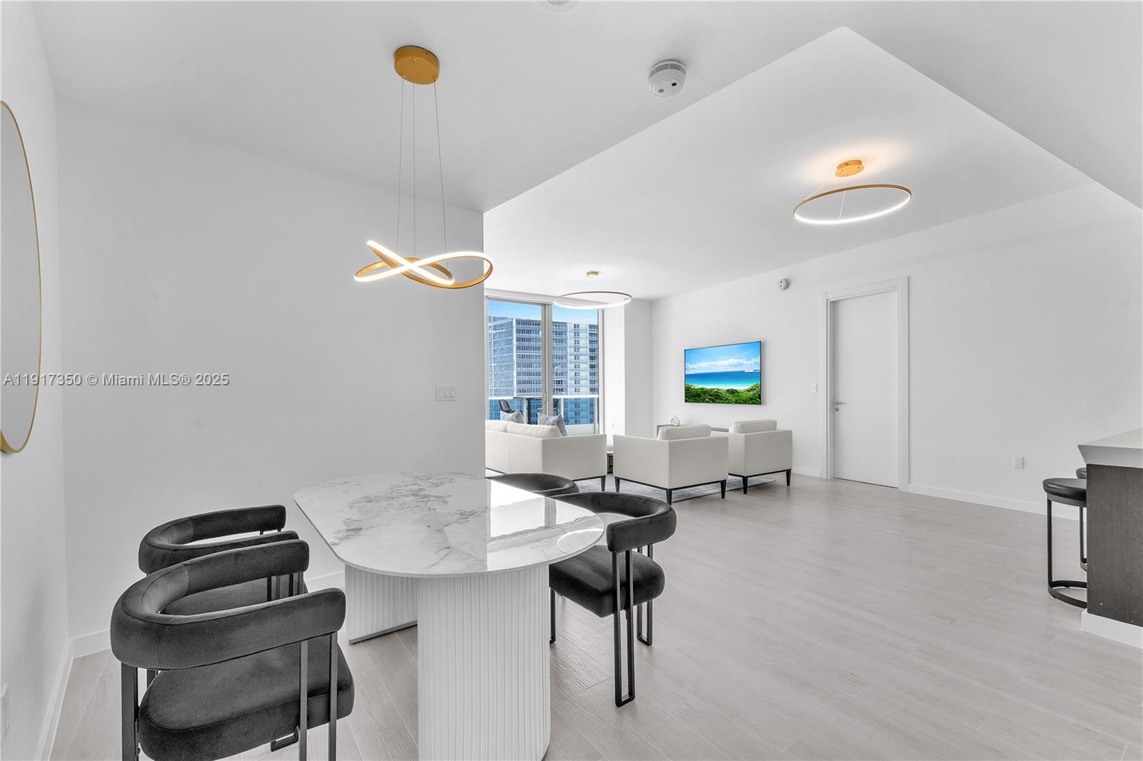 Building Photo - 200 Biscayne Boulevard Way