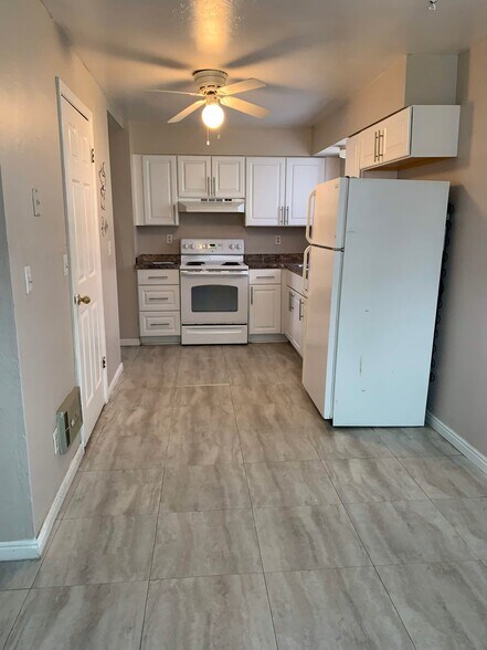 Building Photo - 3494 Westlake Cir