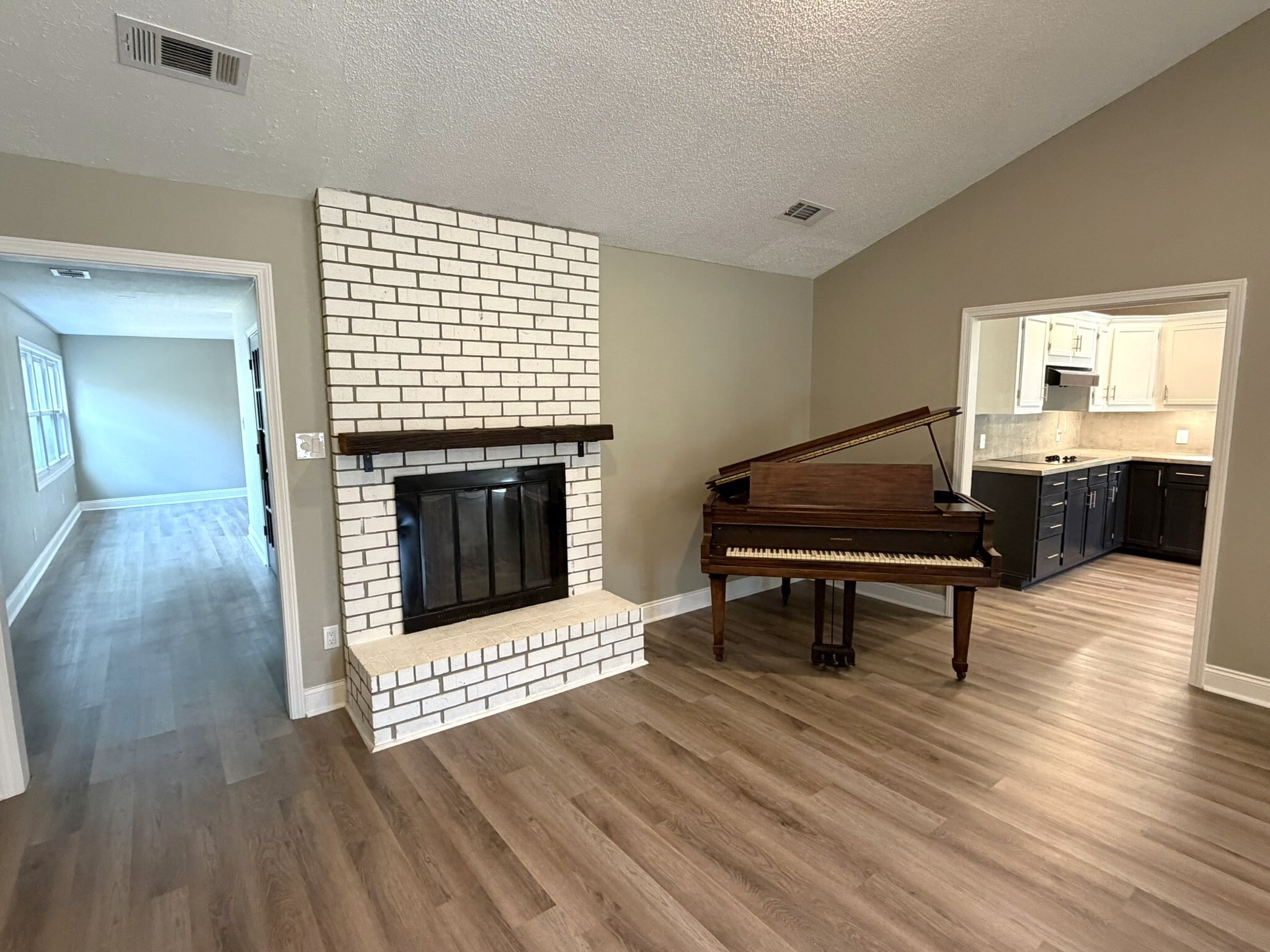 Building Photo - 7242 Dogwood Terrace Dr