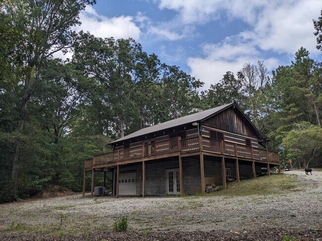 Primary Photo - 1601 Bettinger Mountain Rd