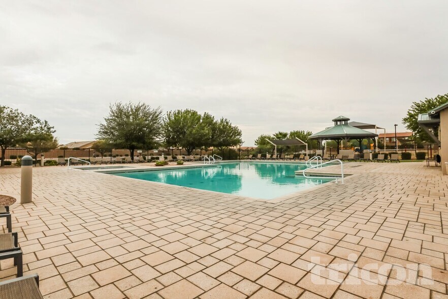 Building Photo - 31333 N Cavalier Dr