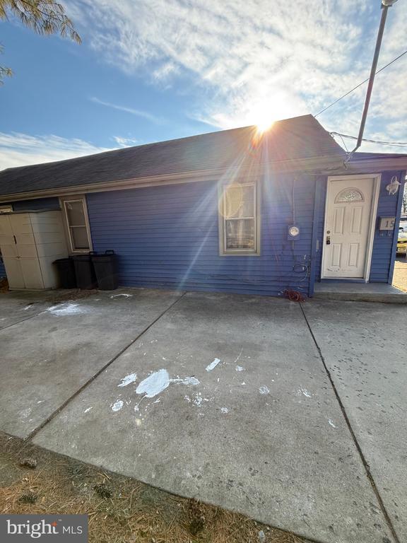 Building Photo - 15 DEMING Ave