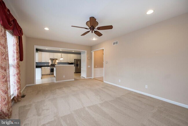 Building Photo - 311 Elmhurst Dr