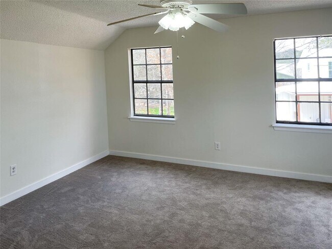 Building Photo - 39 La Buena Vista Dr