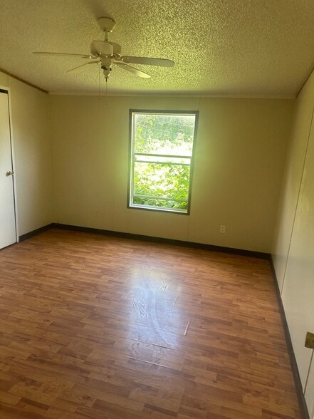 Building Photo - 283 Crescent Creek Ln