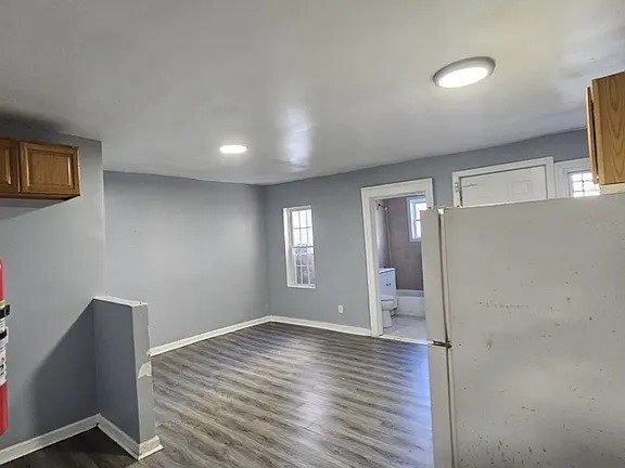Building Photo - 94 N Main St