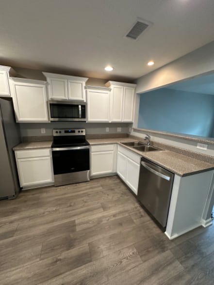 Building Photo - 1156 Tradition Trl