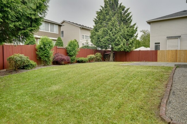 Building Photo - Lakeland Hills 2 Story