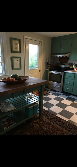 Building Photo - 24 Dibiase St