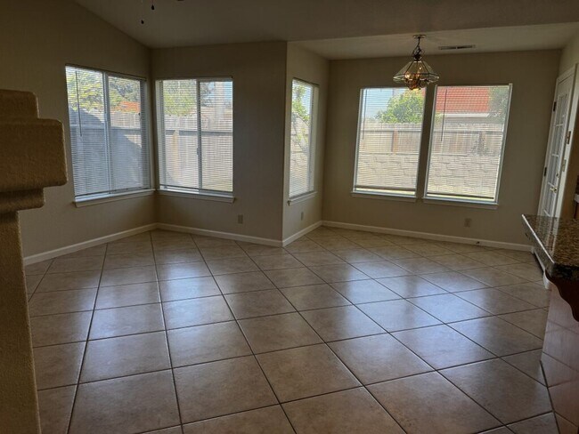 Building Photo - Riverbank