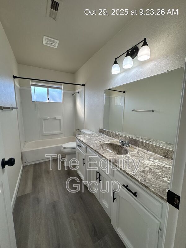 Building Photo - 951 Orangewood Ct