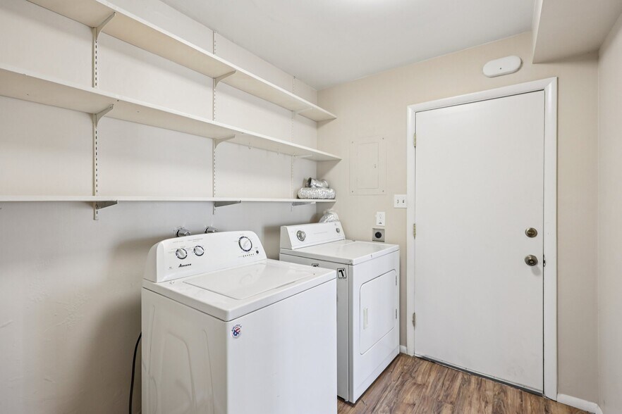 Building Photo - 1850 S Wasatch Dr