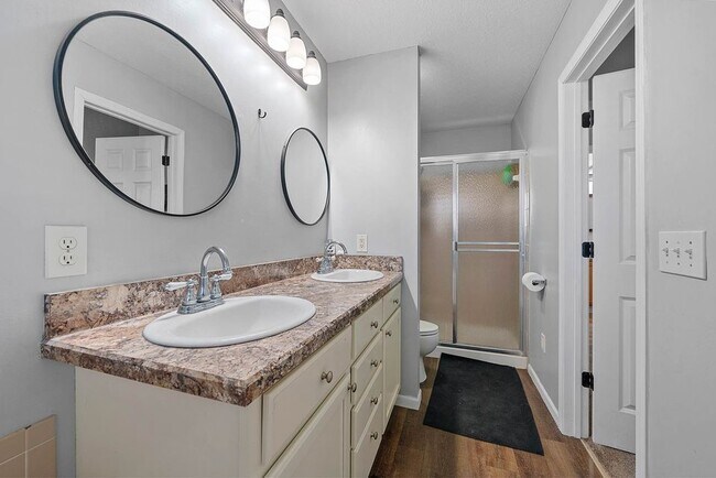 Building Photo - 5512 Meadow Passage Dr