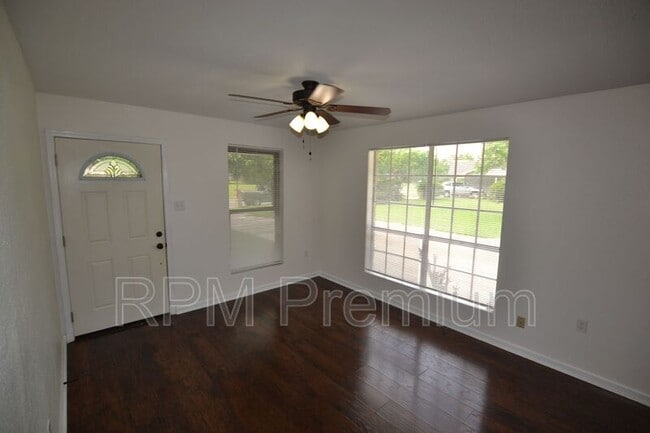 Building Photo - 1857 Theron Dr