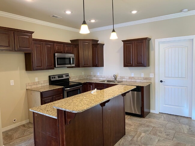 Building Photo - 3072 N Autumn Rose Ave