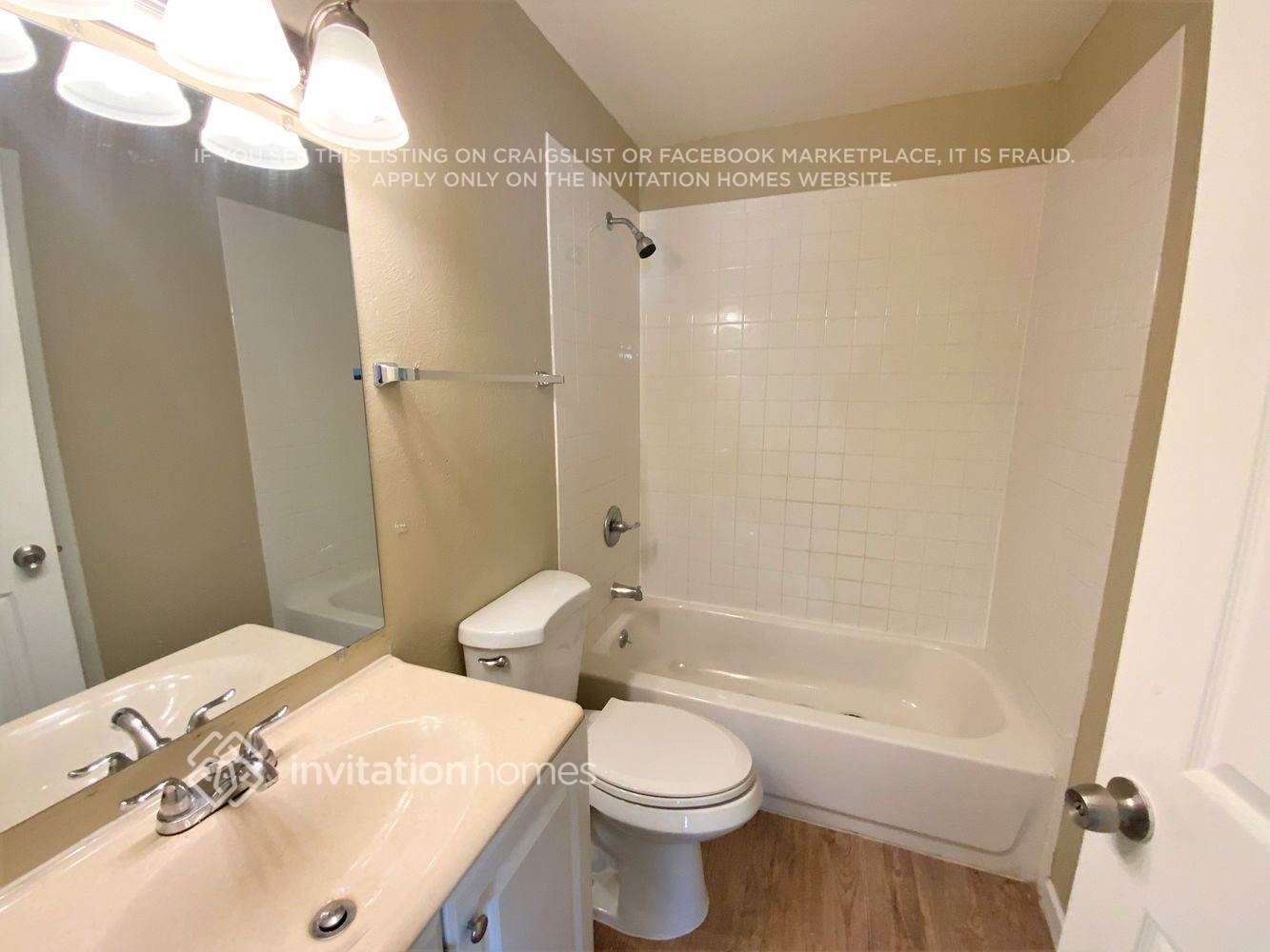 Building Photo - 1365 S Zeno Way