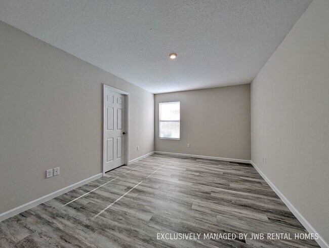 Building Photo - 8113 Oklahoma St