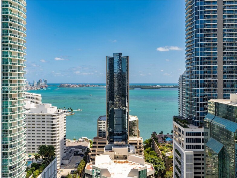 Building Photo - 1010 Brickell Ave