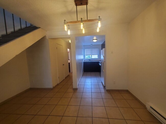 Building Photo - 928 Civic Center Dr