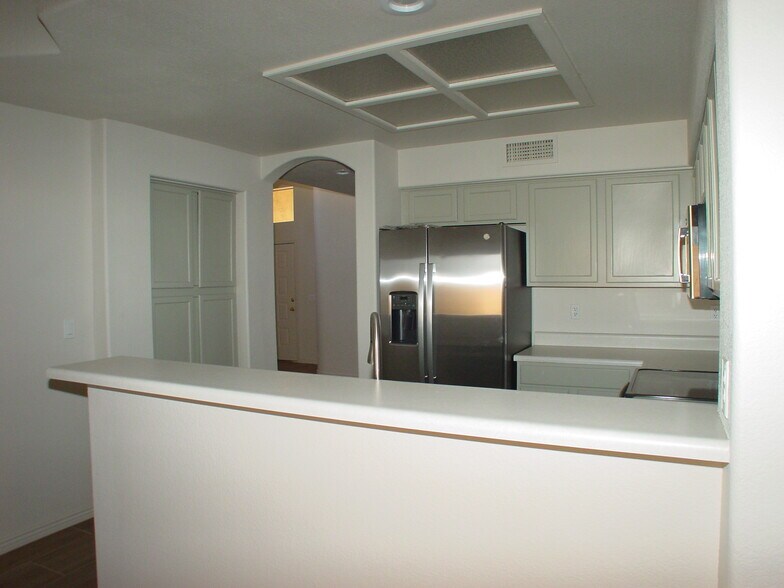 Building Photo - 8370 W Melinda Ln