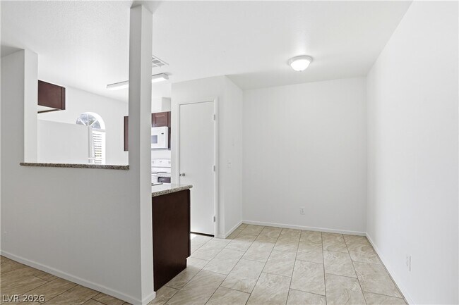 Building Photo - 3683 Lucido Dr