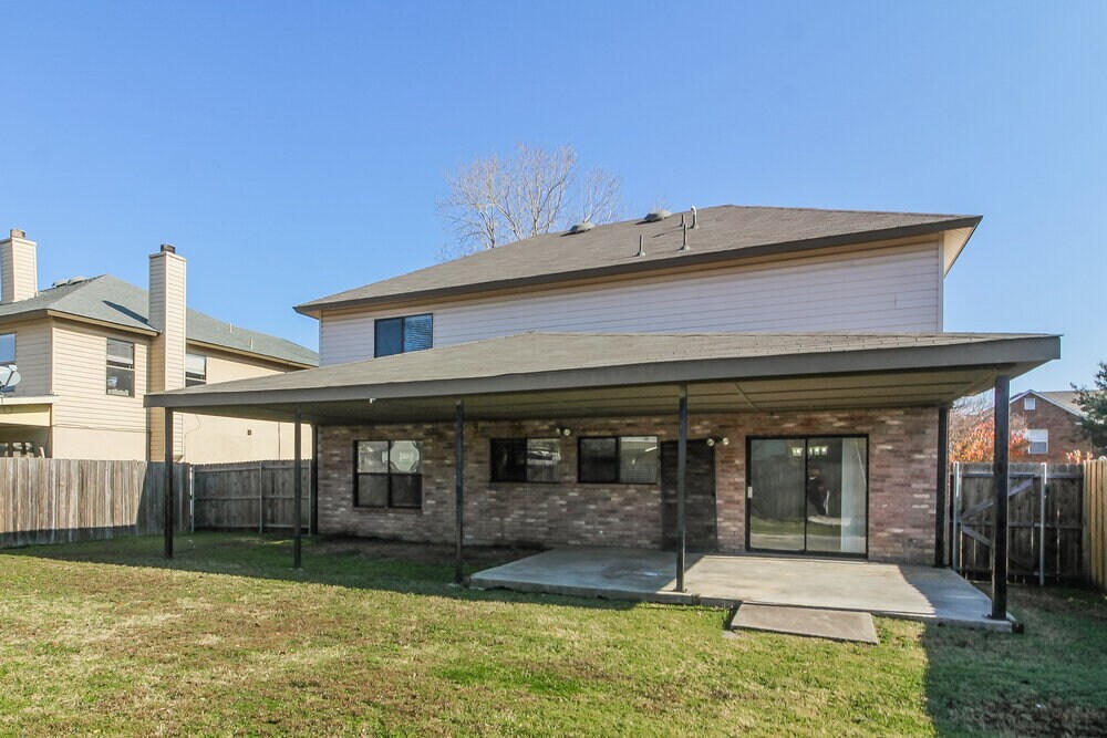 Building Photo - 3153 Pine Valley Dr