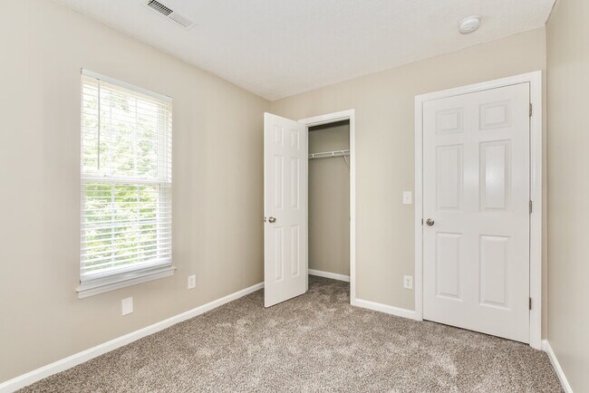 Building Photo - 5209 Carriage Woods Dr