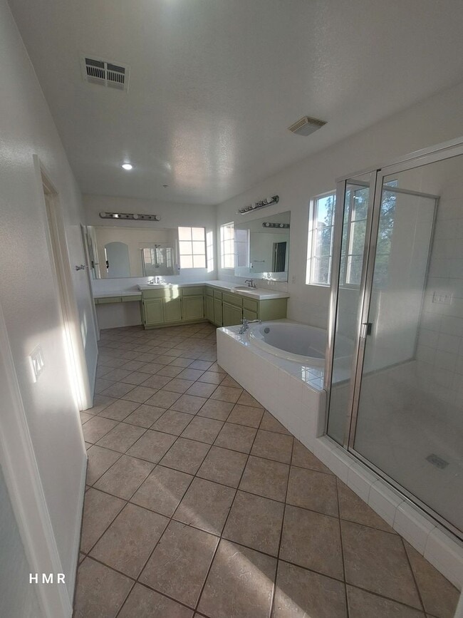 Building Photo - Stunning Two-Story Home with 4 Bedrooms an...