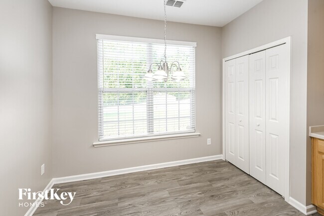 Building Photo - 10808 Peddlers Ct